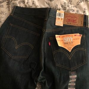 Levi’s Men’s 33x32 Shrink to Fit NWT